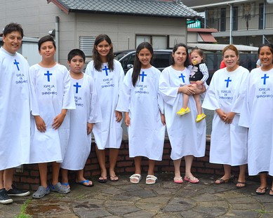 Batismos e Churrasco 2019 Na quinta-feira, 15 de agosto realizamos o nosso costumeiro batismo de verão (este ano também não pudemos fazer no rio...