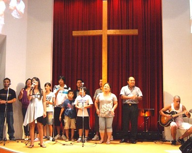 Tarde de talentos El Domingo 15 de Agosto, realizamos un culto especial que denominamos la "Tarde de Talentos", donde todos los hermanos...